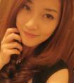 两女一个杯子图片(俩个女人一个杯子)